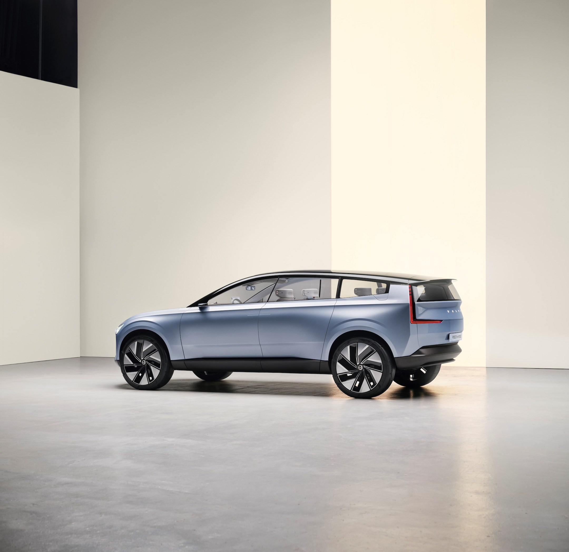 Volvo Cars expects to deliver its electric SUV by 2024