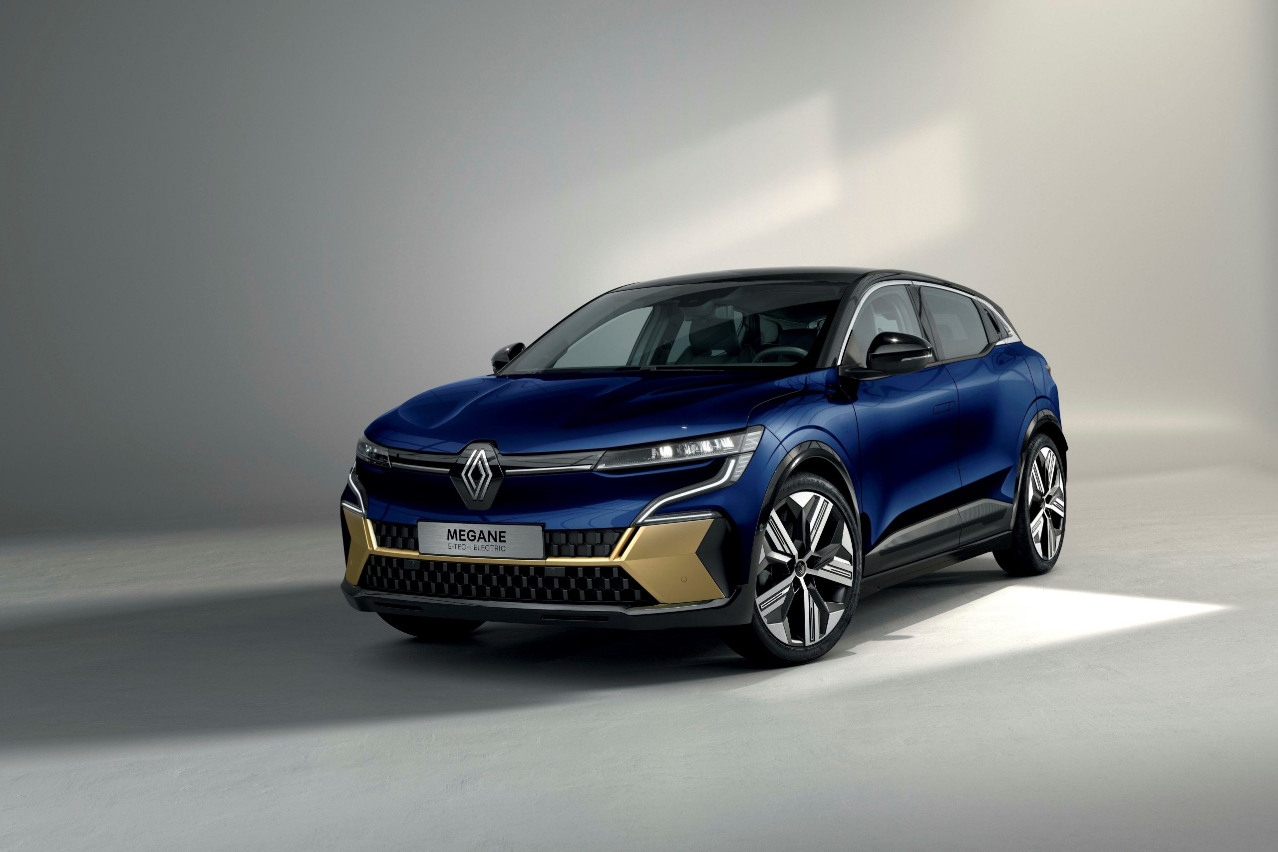 Renault 2022 sales slip 9% - Just Auto